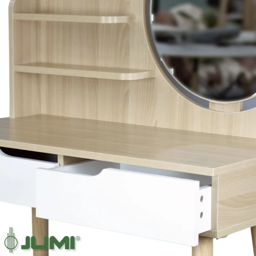 Вместительные ящики и полки: