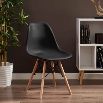 Стілець Eva Jumi у скандинавському стилі з дерев'яними ніжками чорний