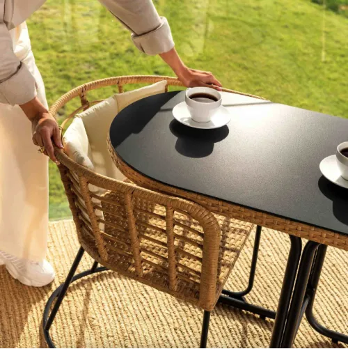 Просторный стол